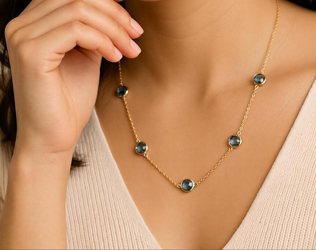 Blue Stone Gold 14k Necklace 4.5 grams 7.5 inches
