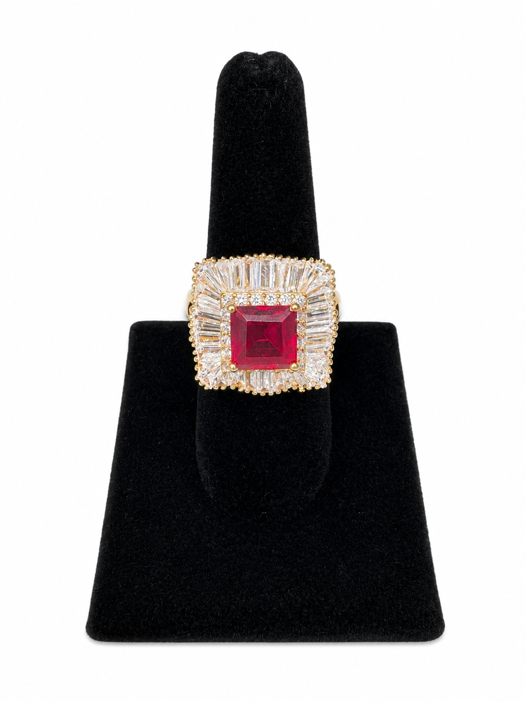 18k size 7.5 Gold Ring 8.51 grams