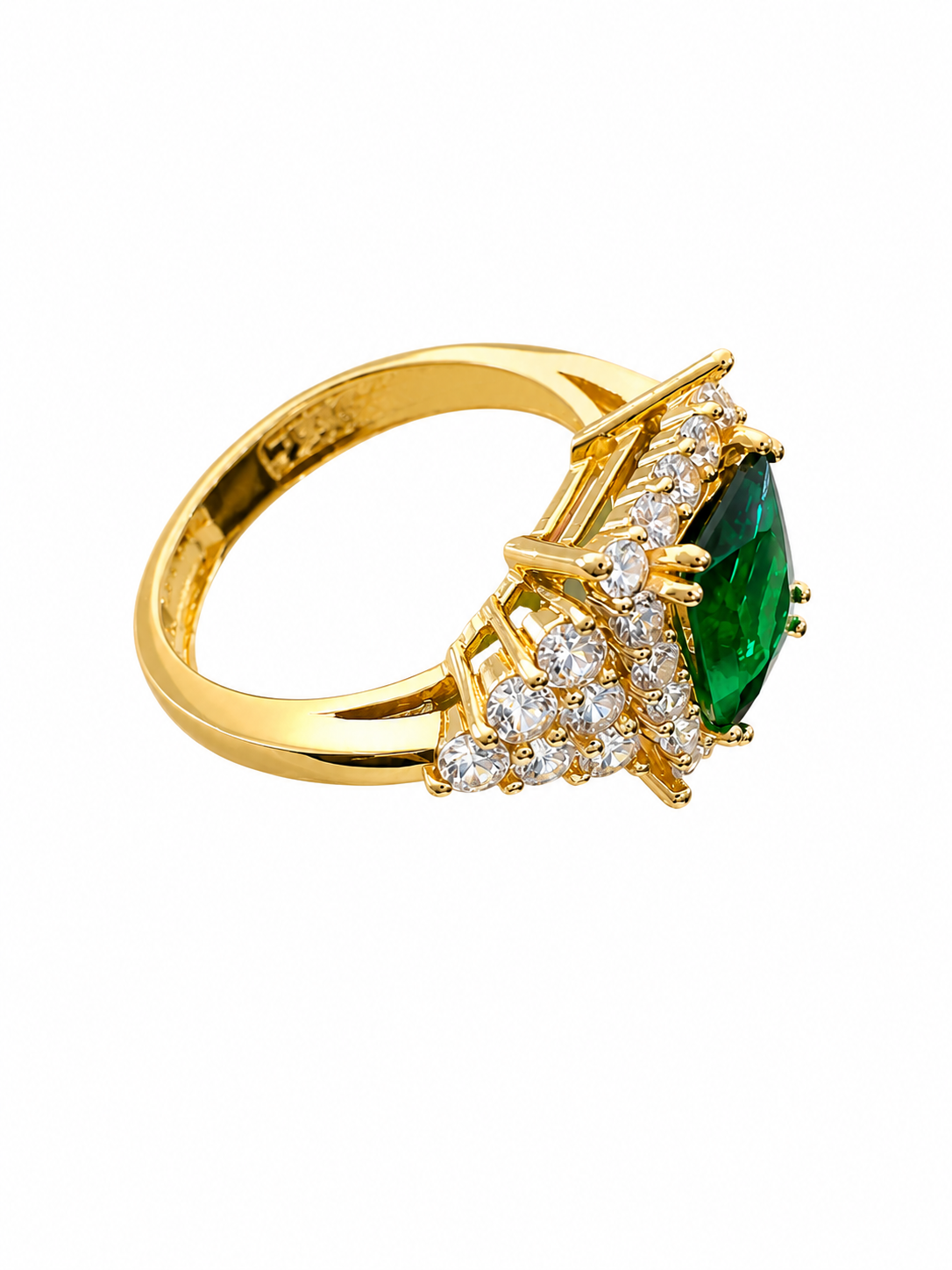 Green Size 8 Ring 18k 4.85 grams