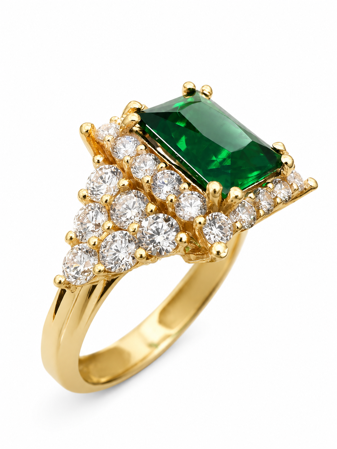 Green Size 8 Ring 18k 4.85 grams