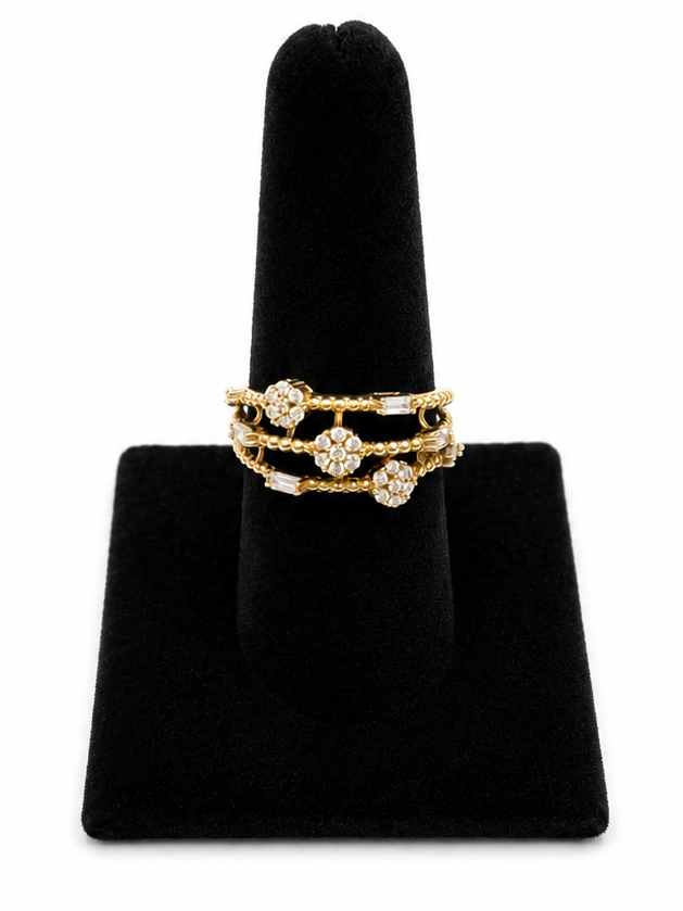 18k Gold Ring 4.37 grams size 7.5