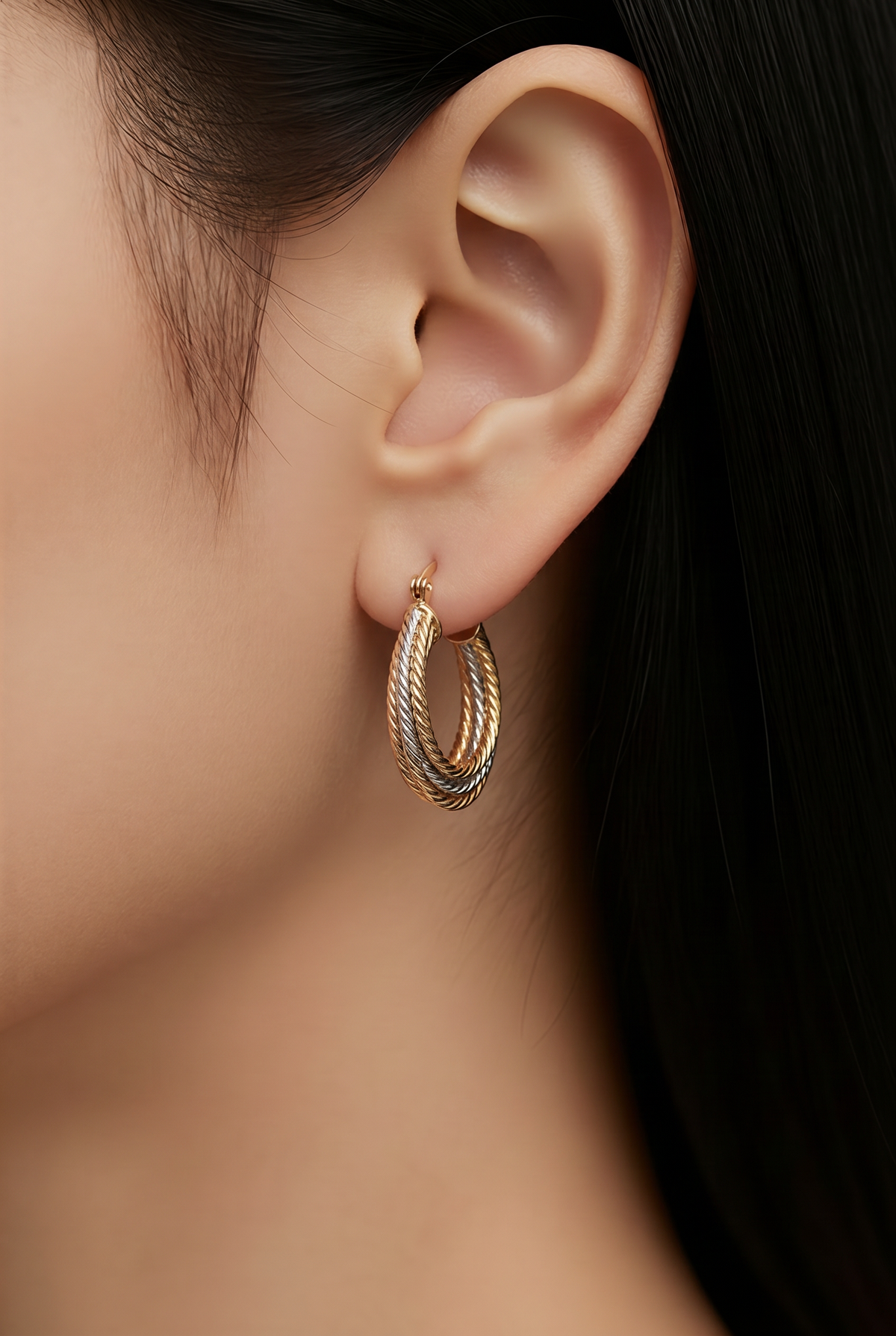 14k Gold Earring 2.8 grams