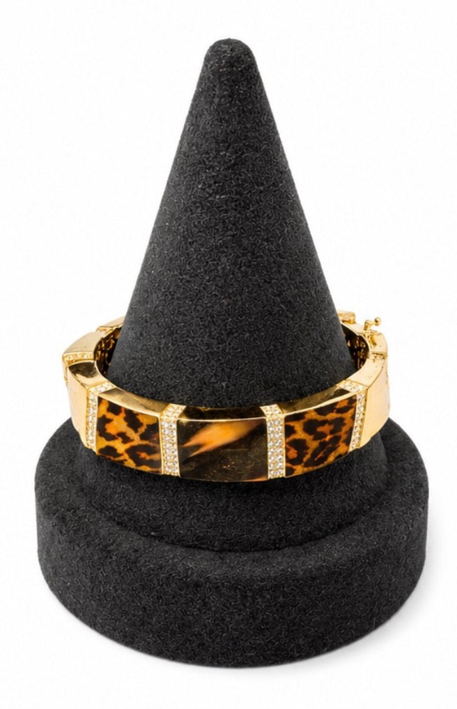 18k Gold Bangle Bracelet 32.81 grams size 18